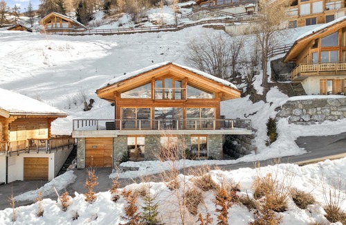 Veysonnaz Ski Chalet | Chalet Marmotte, just 50m from the Veysonnaz ski run