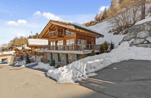 Veysonnaz Ski Chalet | Chalet Marmotte, just 50m from the Veysonnaz ski run