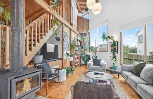 Port Elliot Ski Chalet | CHALET MOMA Port Elliot - BYO Linen - for lovers of different