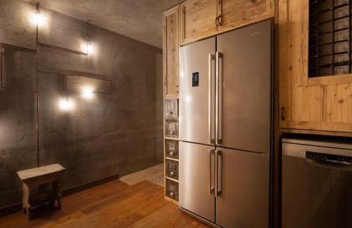 Gardone Riviera Ski Chalet | Chalet Montecucco with lake view and jacuzzi