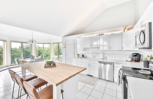 Windham Ski Chalet | Chalet near Windham w/hot tub