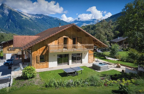 Samoens Ski Chalet | Chalet Nordchamp - alpine retreat with spa - OVO Network