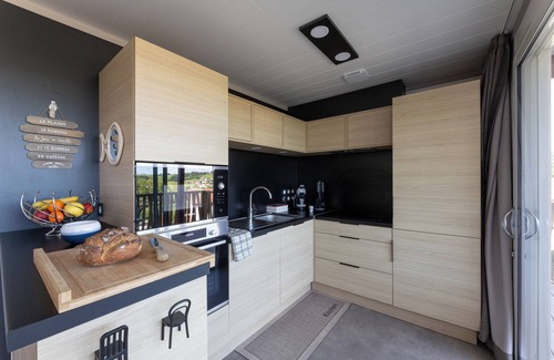 Hasparren Ski Chalet | Chalet Oihana Avec vue sur la Campagne Basque et Piscine