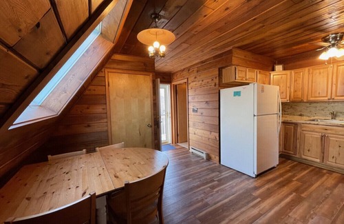 Stevensville House | Chalet on the Lake 44 w/Beach Access, Pools, Sport Courts, Fishing Pond & more!