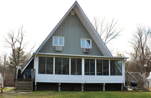 Stevensville House | Chalet on the Lake 44 w/Beach Access, Pools, Sport Courts, Fishing Pond & more!