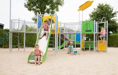 Baarland Ski Chalet | Chalet op vakantiepark in Baarland