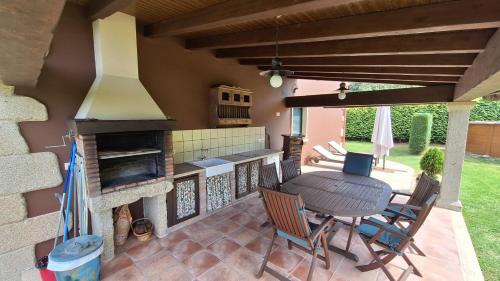 Bueu House | Chalet Rural Toñita 400 m playa piscina barbacoa chimenea