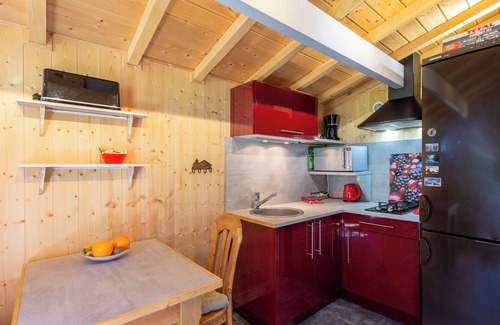 Faverges-Seythenex Ski Chalet | Chalet 'Sauvage' with Mountain View, Private Terrace and Wi-Fi