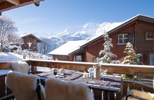 Wengen Apartment | Chalet Sole - ski-in, ski-out