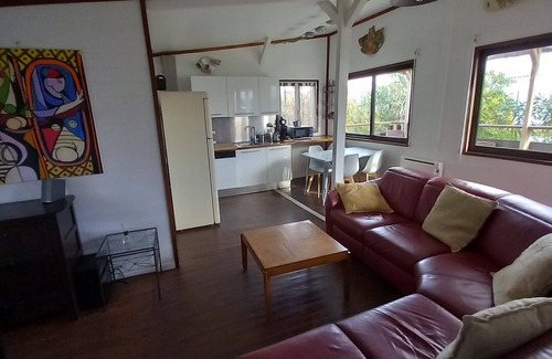 Gruissan Plage Ski Chalet | Chalet sur pilotis entre Méditerranée et étangs, Gruissan, for 6 people, WIFI
