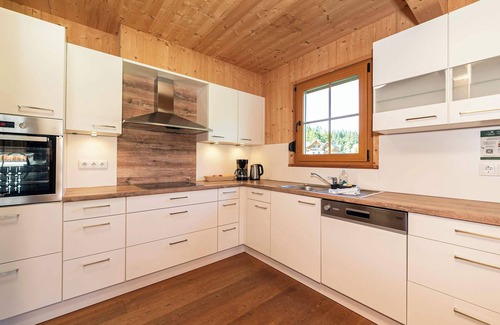 Altaussee Ski Chalet | Chalet Tressenstein | Sauna | Kitchen | Parking