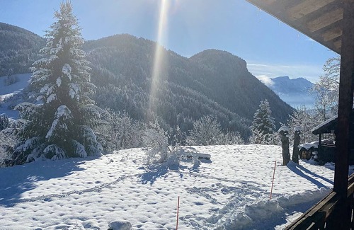 Les Gets Ski Chalet | Chalet typical Savoyard farmhouse in the countryside, family holidays and friends