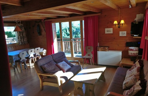 St. Luc Ski Chalet | Chalet VOLIÈRE HAUT -Outside : chalet for 8 persons, large terrace, garden, balcony, barbecue, sun t
