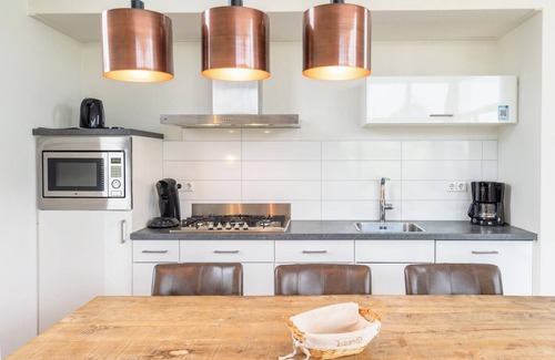 Breskens House | Chalet with 2 bedrooms and a terrace