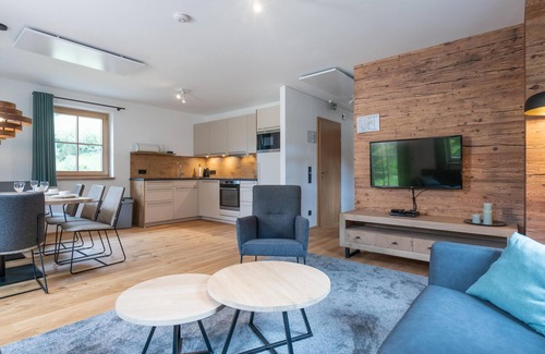 Donnersbachwald Ski Chalet | Chalet with Finnish sauna and hot tub near the ski lift