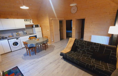 La Tour-dʼAuvergne Ski Chalet | Chalet with terrace and garden 5 minutes from the village, near lake and ski resorts