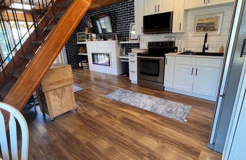 Stevensville Ski Chalet | Chalet with private beach access & heated pool!