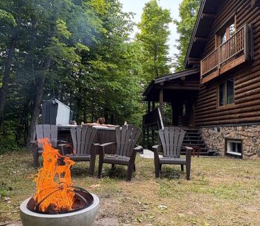 Labelle Ski Chalet | Chalet Zurri