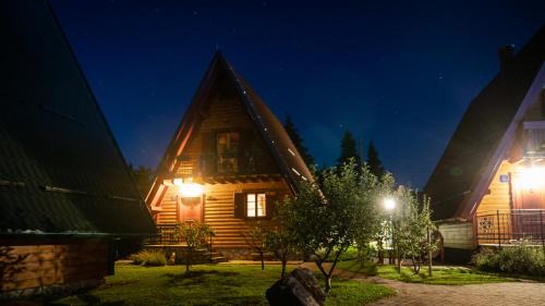 Crni Lug Ski Chalet | Chalets Runolist