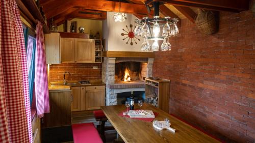 Crni Lug Ski Chalet | Chalets Runolist