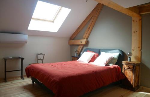 Pommiers Bed & Breakfast | chambre d hôte La Grange