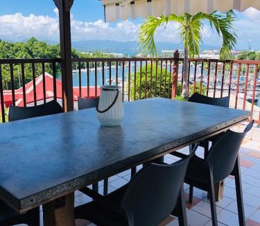 Bas du Fort House | Chambre d'Hôtes Caïpi