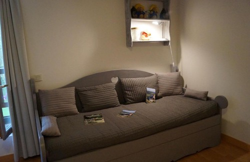 Lescheroux Bed & Breakfast | Chambre d'Hôtes Familiale la Jument Grise