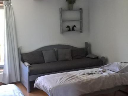 Lescheroux Bed & Breakfast | Chambre d'Hôtes Familiale la Jument Grise