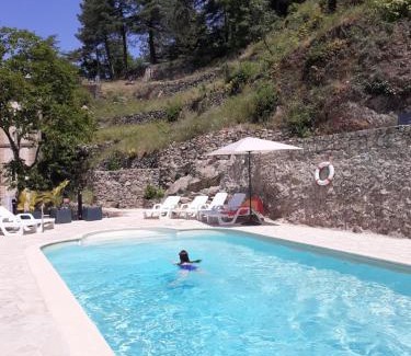 Tournon-sur-Rhone Bed & Breakfast | Chambre d'hôtes Napoléon à La Terrasse piscine local vélo