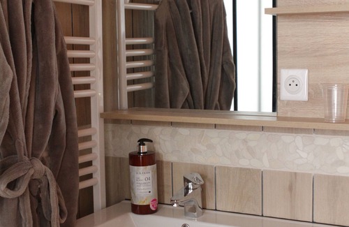 Centre Ville Bed & Breakfast | Chambre d'hôtes "Jules Verne" garden view. Breakfast included