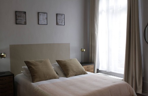 Centre Ville Bed & Breakfast | Chambre d'hôtes "Jules Verne" garden view. Breakfast included