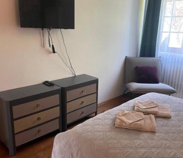 Orignolles House | Chambre dans une charentaise