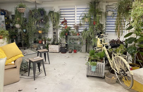 Sainte-Savine House | Chambre Dans une Ancienne Supérette- Local-loft