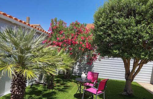 Les Sables d'Olonne House | Chambre et salle d'eau dans dépendance 20 m2, vélos