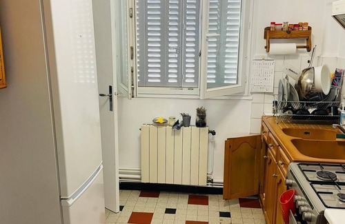 Parilly Apartment | Chambre Spacieuse et Lumineuse