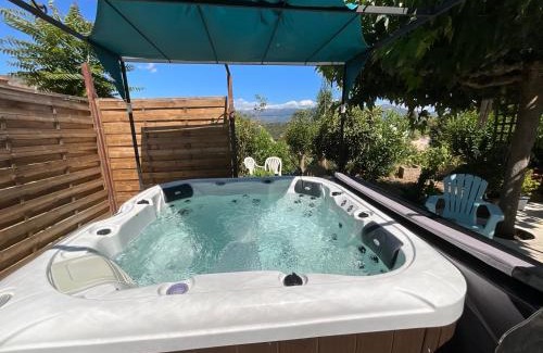 Alata Apartment | Chambre Studio Piscine Jacuzzi chez l habitant