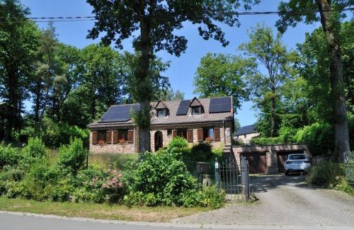 Wepion Bed & Breakfast | Chambres d'hôte dans une Villa 4 façades - quartier vert et boisé - 5 kms de Namur