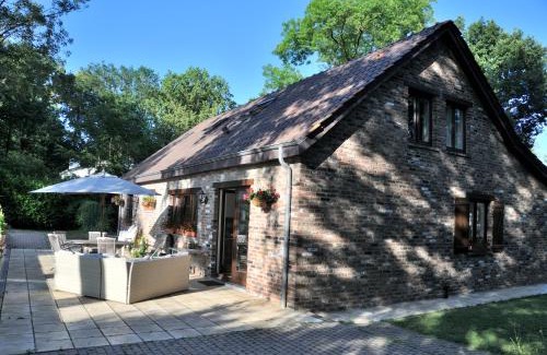 Wepion Bed & Breakfast | Chambres d'hôte dans une Villa 4 façades - quartier vert et boisé - 5 kms de Namur