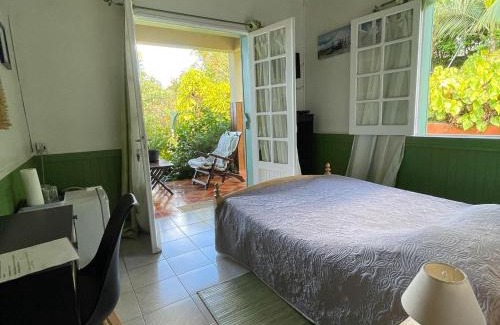 Les Avirons Bed & Breakfast | Chambres d'hôtes créoles aux Avirons, idéal rando - FR-1-786-68