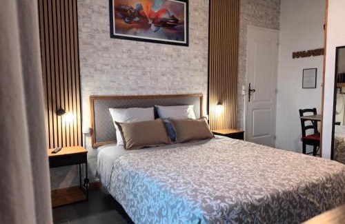 Pons Bed & Breakfast | Chambres et Table d'Hôtes "Le Clos des Passiflores"