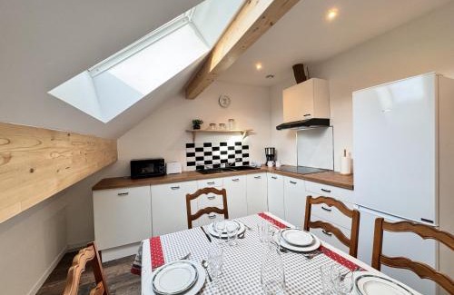 Ruaudin House | Chambres privées avec salle d'eau, clim, TV - Proche circuit - Campagne - 2p