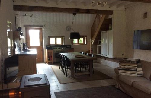 Brassy House | Champ de la Fontaine