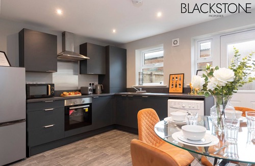 Darlington House | Champagne House - 4 Bed Property