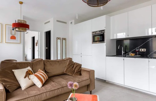 Faubourg-du-Roule Apartment | Champs-Élysées one bedroom apartment