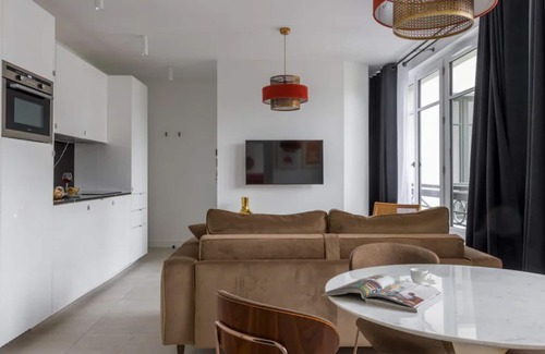 Faubourg-du-Roule Apartment | Champs-Élysées one bedroom apartment