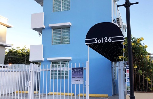 Ponce Centro Apartment | Chandelier 102