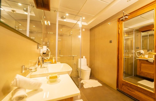 Periyur Hotel | Chandys Drizzle Drops Munnar Top Station