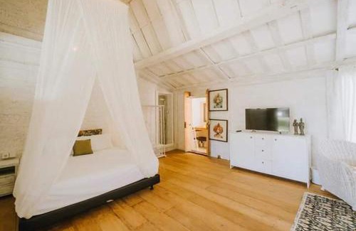 Jimbaran Bay Bed & Breakfast | Chanteak Bali - Teak House 3