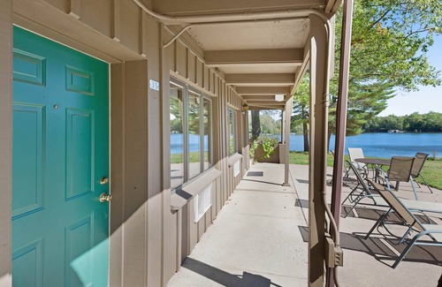 Eagle River Apartment | Chanticleer Inn 35