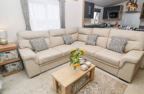 Truro Cottage | CHANTRY LODGE, pet friendly, with pool in Goonhavern